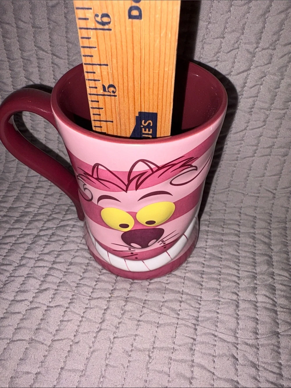 RARE ALICE IN WONDERLAND CHESHIRE CAT DISNEY STORE MUG LARGE HEAVY PINK NEW